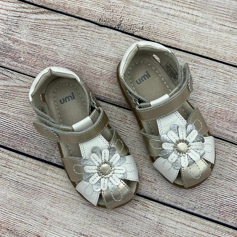 Gorgeous Gold and White Girls Sandals